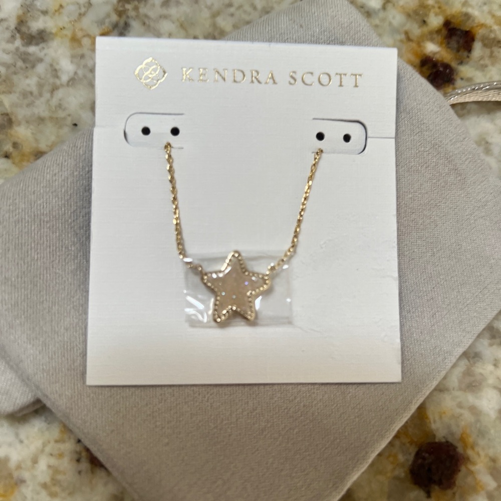 NWT Kendra Scott Star Necklace